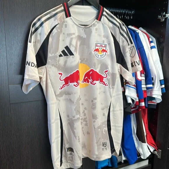 Daniel Edelman New York Red Bulls adidas 2025 Stone Kit Authentic Jersey - Tan - Picture 3 of 7